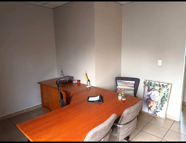 150M² BUSINESS TO LET IN CLUBVIEW